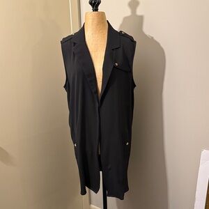 Black Sleeveless Women's vest